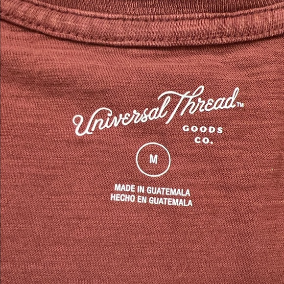 Universal Thread v-neck short sleeve t-shirt,
Size Medium, New with tags - Picture 4 of 16